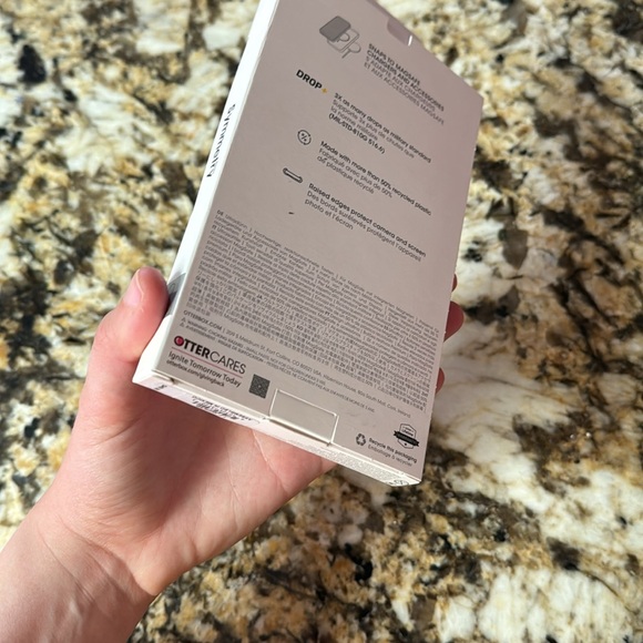 iPhone 15 pro otterbox - Picture 2 of 4